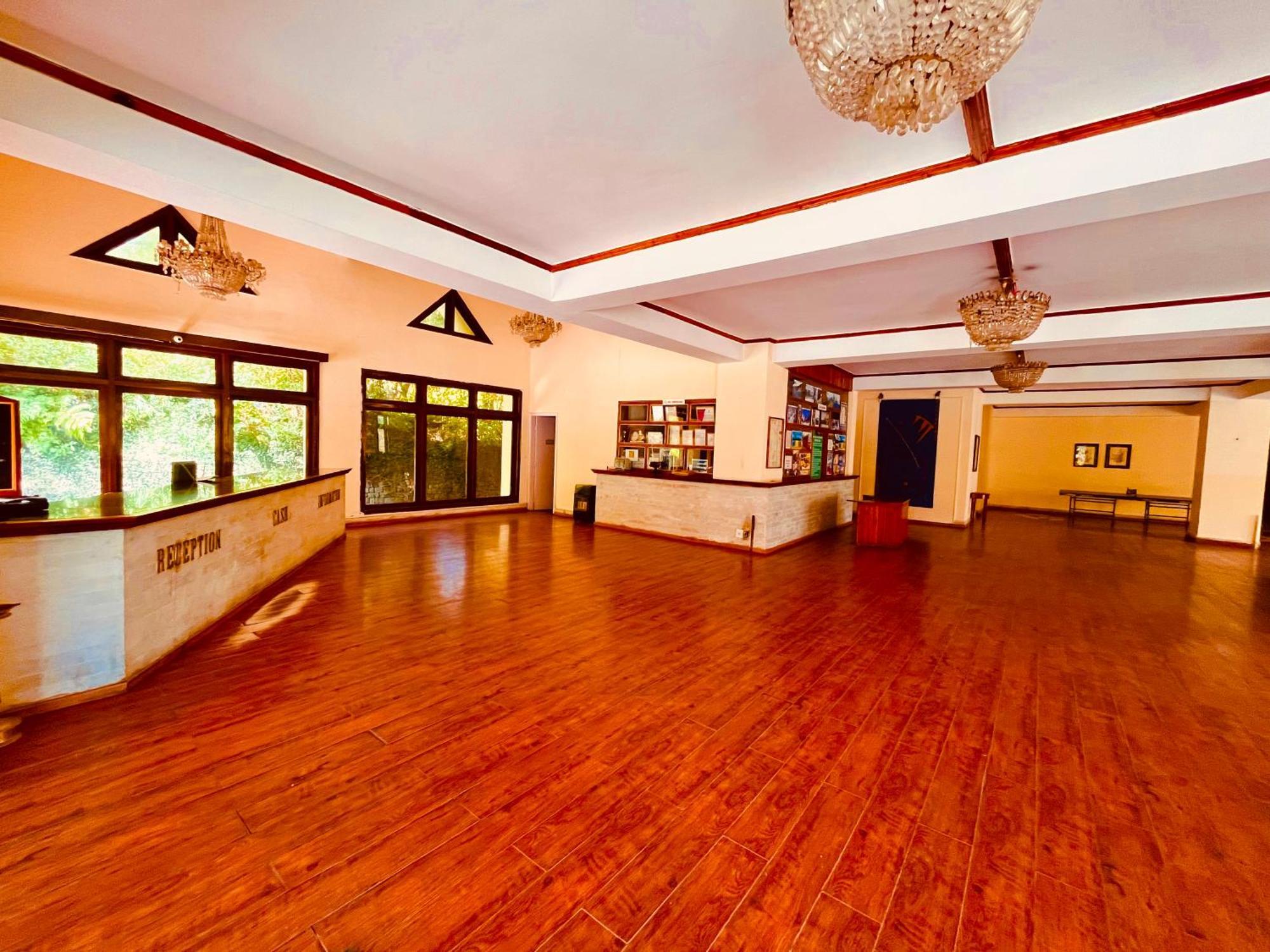 Sagar Resort !! Mountain View ! Luxury Stay ! Family Resort ! Private Parking ! Near Mall Road Manāli Dış mekan fotoğraf