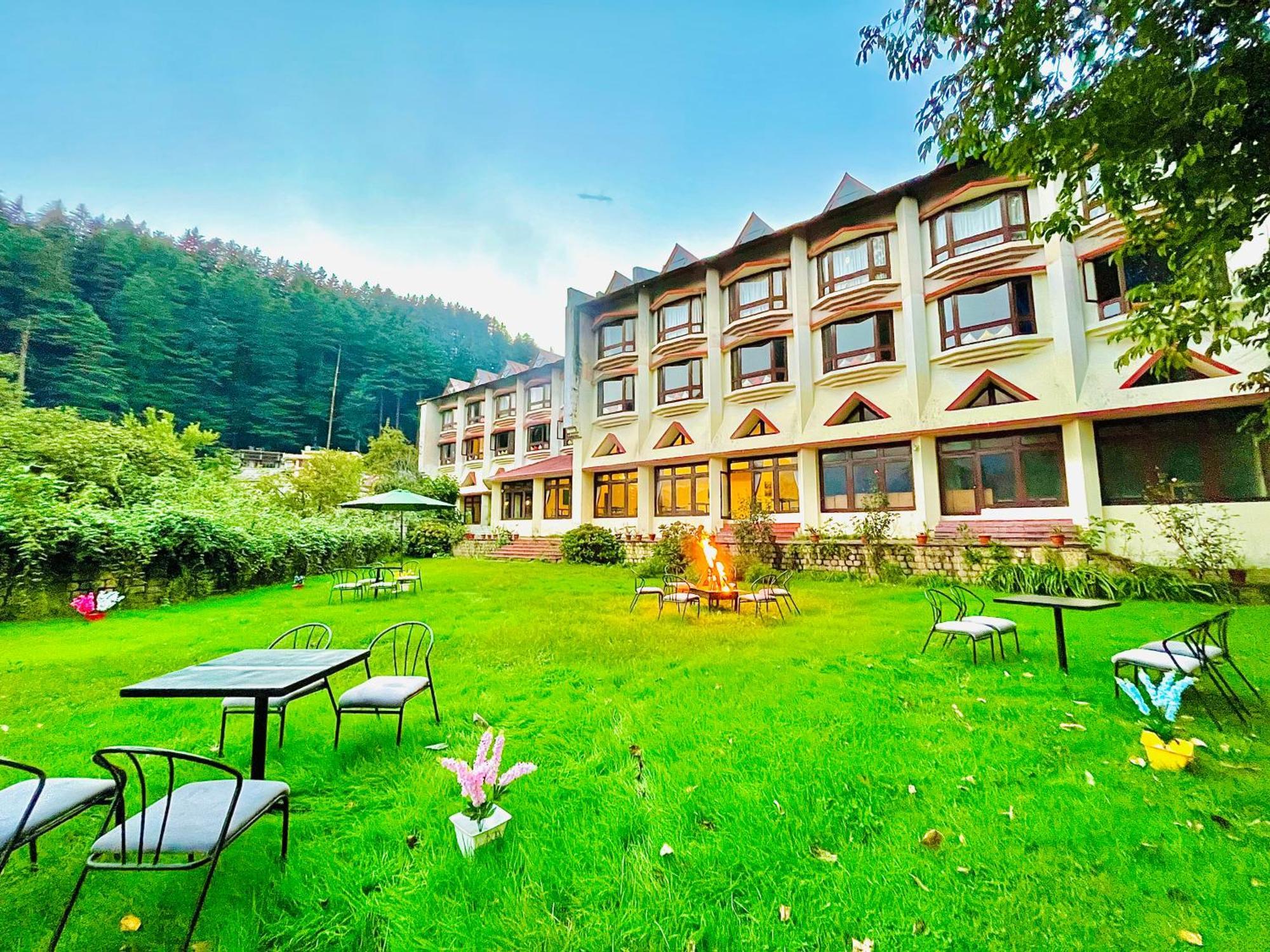 Sagar Resort !! Mountain View ! Luxury Stay ! Family Resort ! Private Parking ! Near Mall Road Manāli Dış mekan fotoğraf