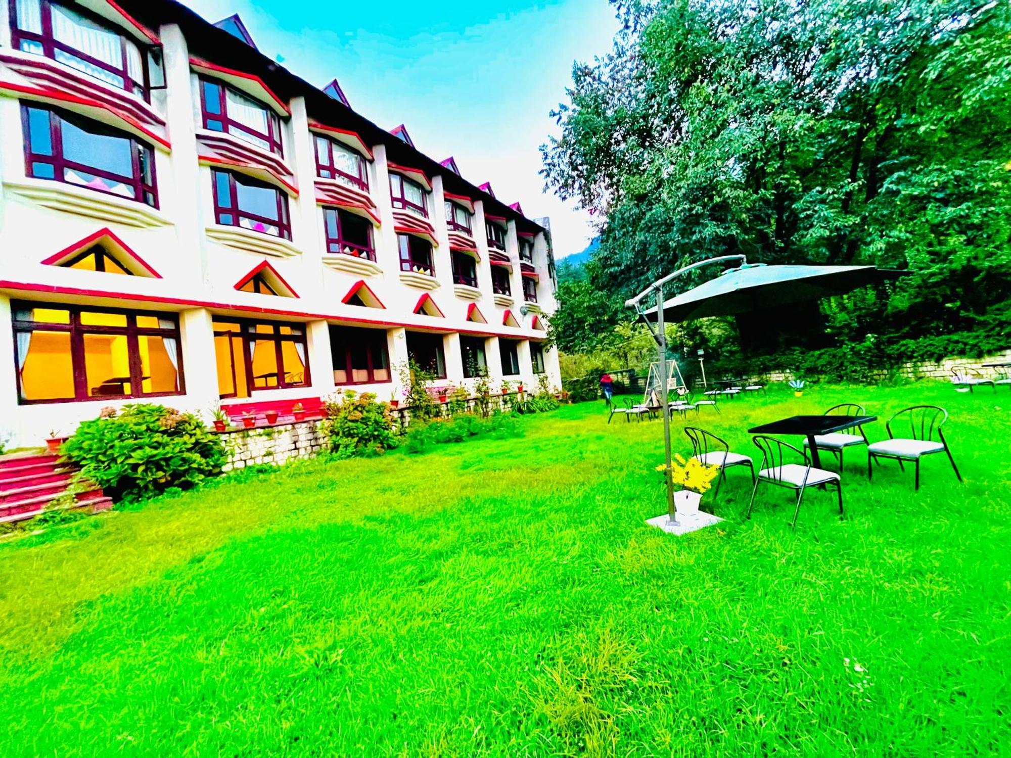 Sagar Resort !! Mountain View ! Luxury Stay ! Family Resort ! Private Parking ! Near Mall Road Manāli Dış mekan fotoğraf